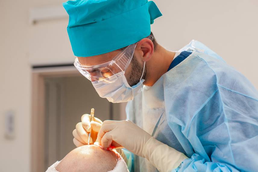 Máster de Formación Permanente en Tricología y Trasplante Capilar.