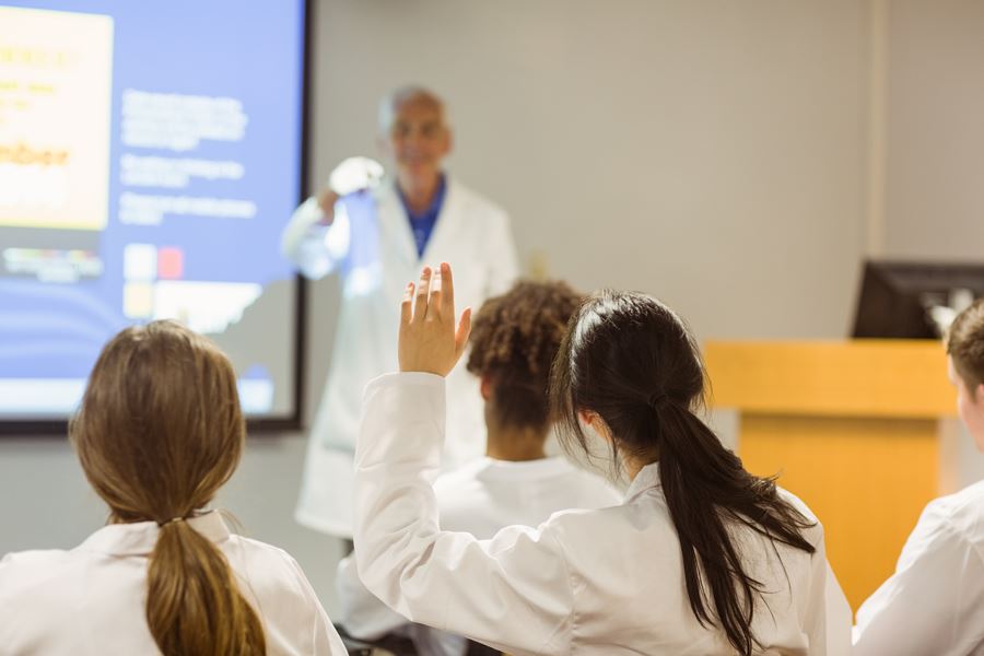 Formación en dermatología, salud y estética.